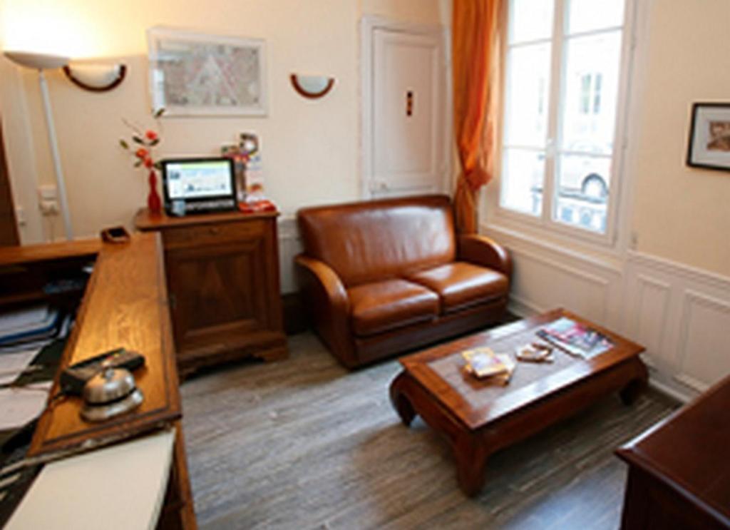 Hôtel Le Home Saint Louis Versalhes Exterior foto
